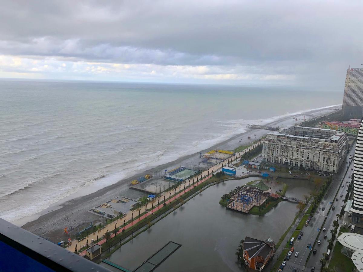 Orbi City Batumi Bagian luar foto